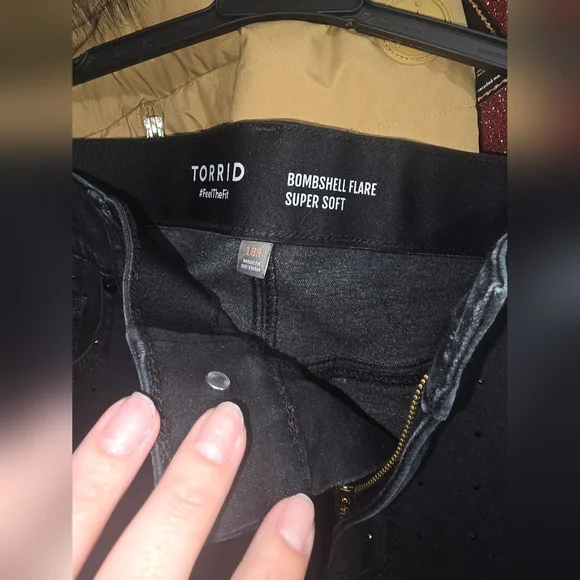 RHINESTONE NWOT TORRID 18R Bombshell Flare High-Rise Jean - Picture 5 of 6